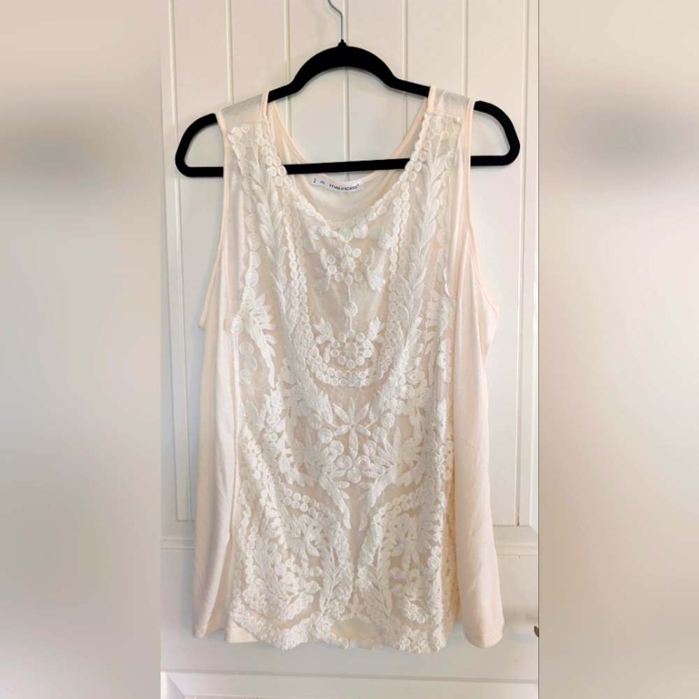 Maurices Size 2 Off-White Tank Top with Lace